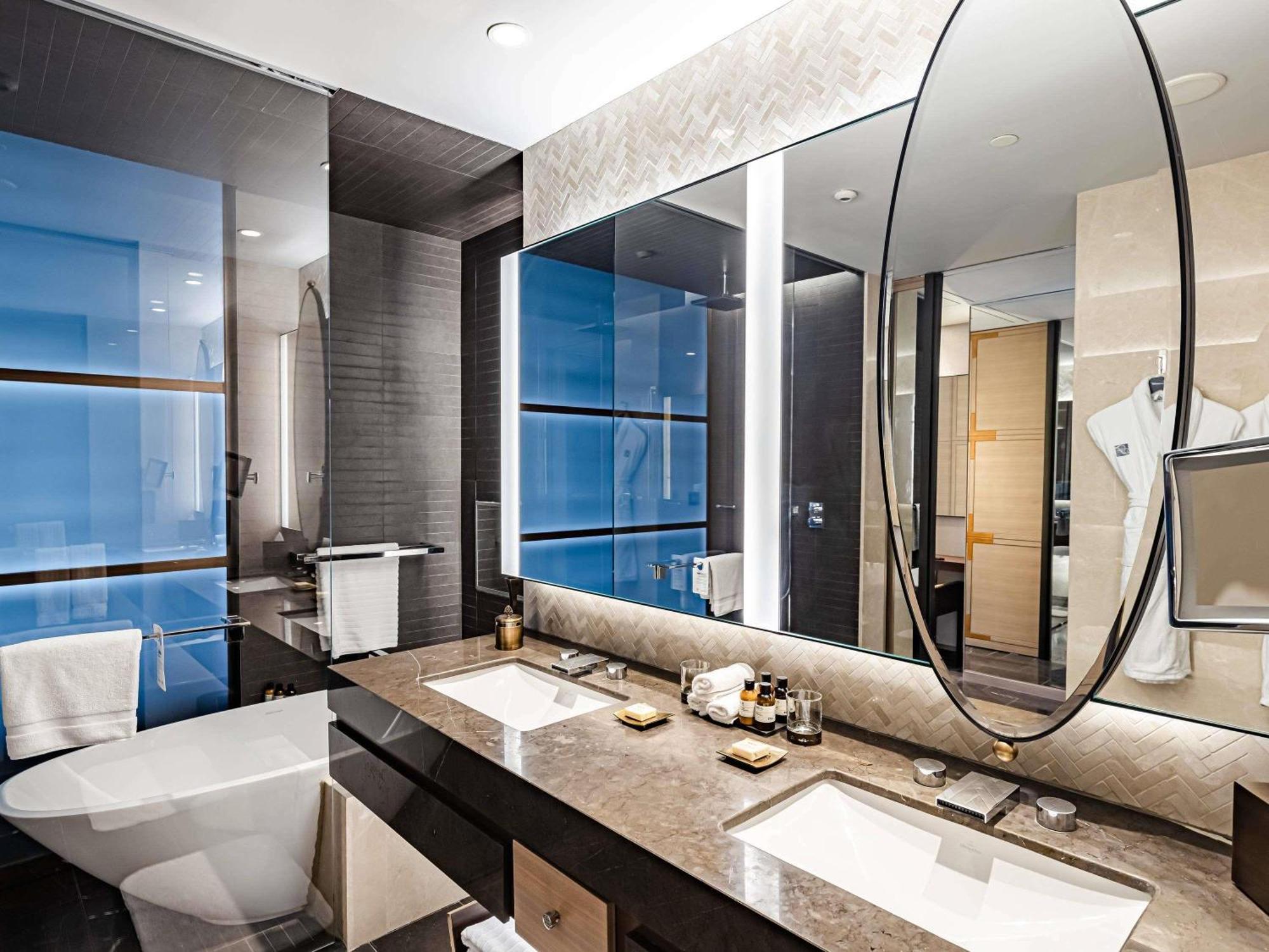 Fairmont Quasar